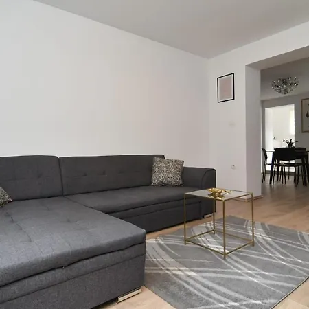 Gluic Apartment Sinj